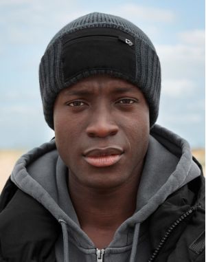 BONNET AVEC PATCH ZIPPÉ