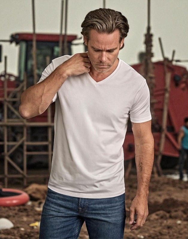 TEE-SHIRT EN COL V EXTENSIBLE